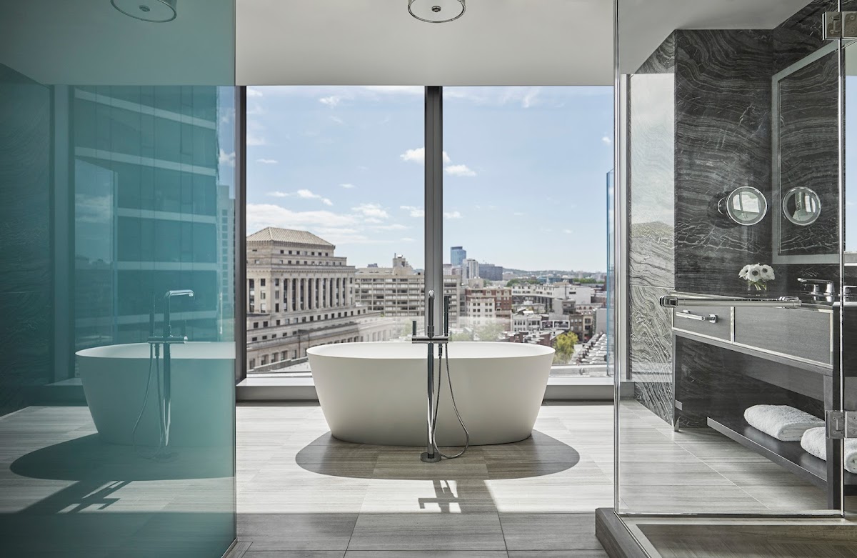 Four Seasons Hotel One Dalton Street — photo 4