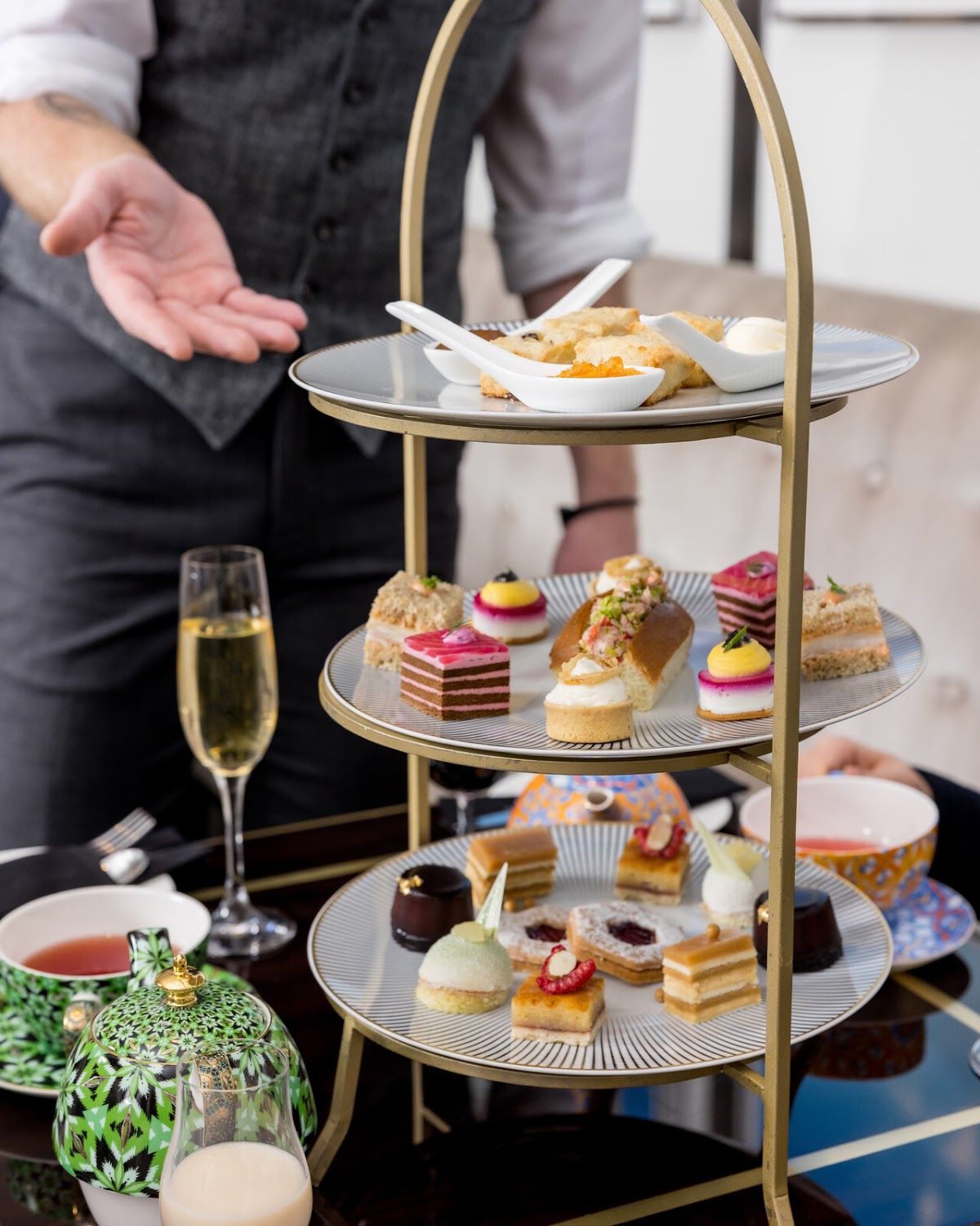 Four Seasons Hotel One Dalton Street — photo 5