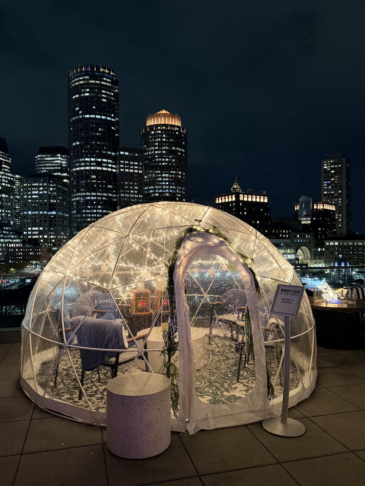 Lookout Rooftop and Bar — photo 3