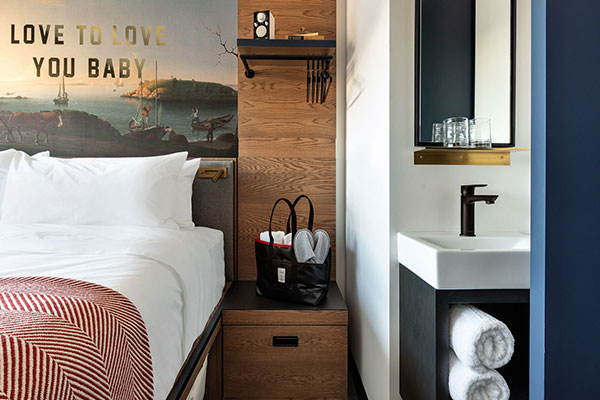 The Revolution Hotel (Shared Bath Rooms) — photo 6