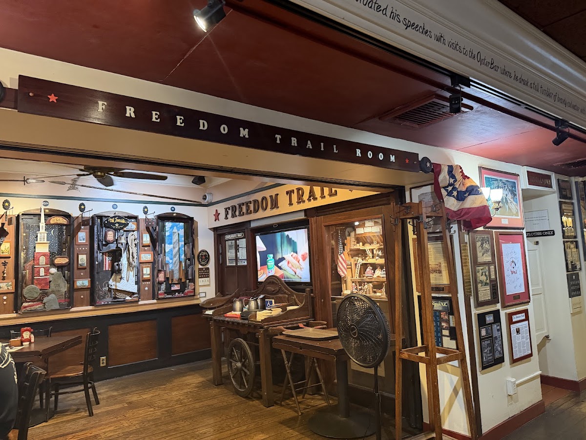 Union Oyster House — photo 5