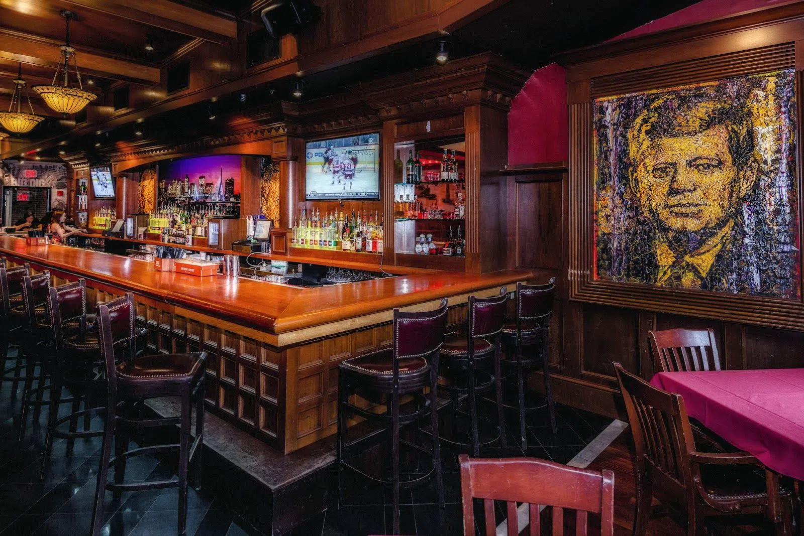 The Greatest Bar, Boston