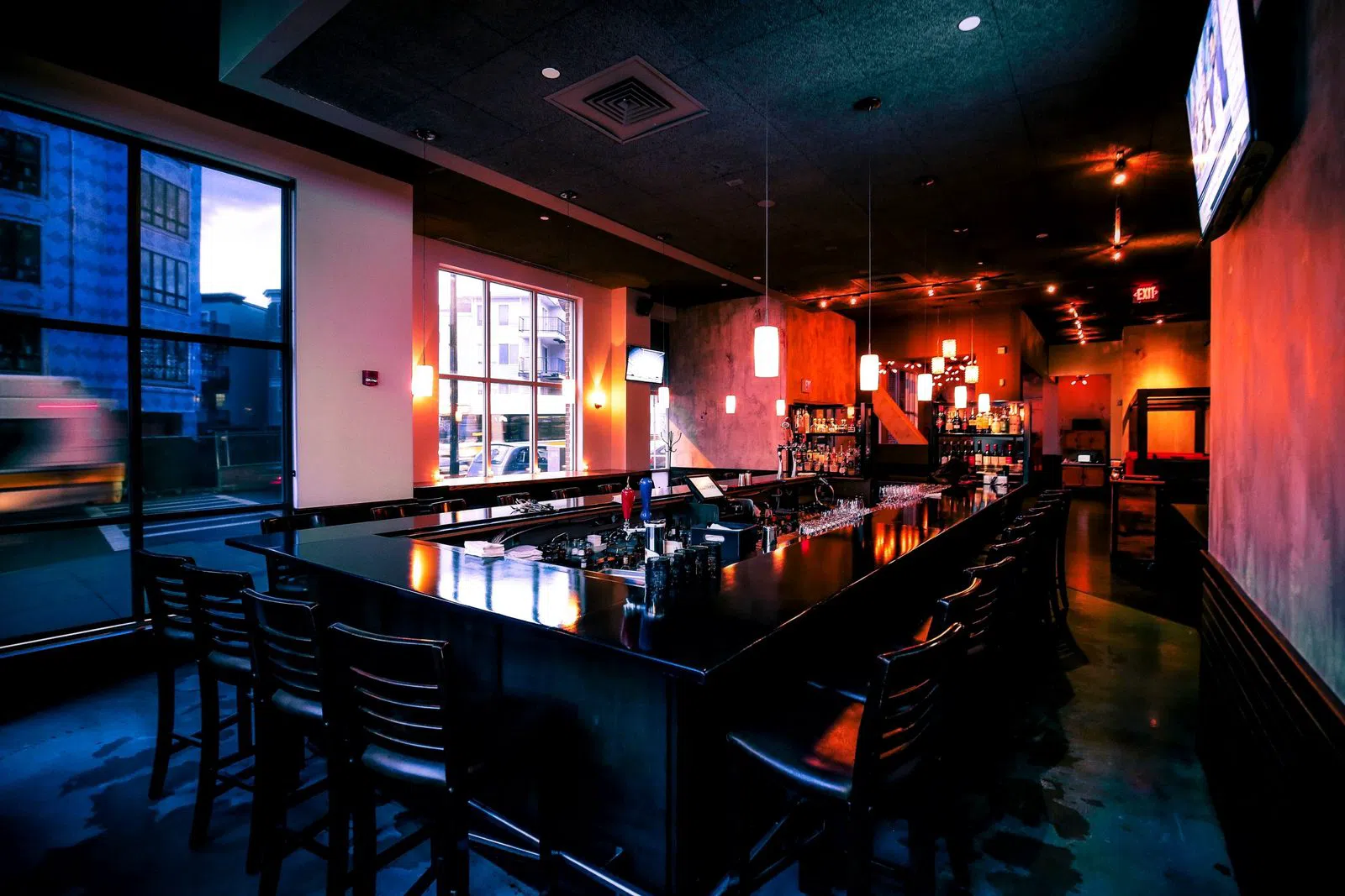 Tavolo, Boston